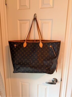 Louis Vuitton Neverfull Monogram Canvas Shopper with Tan Trim -